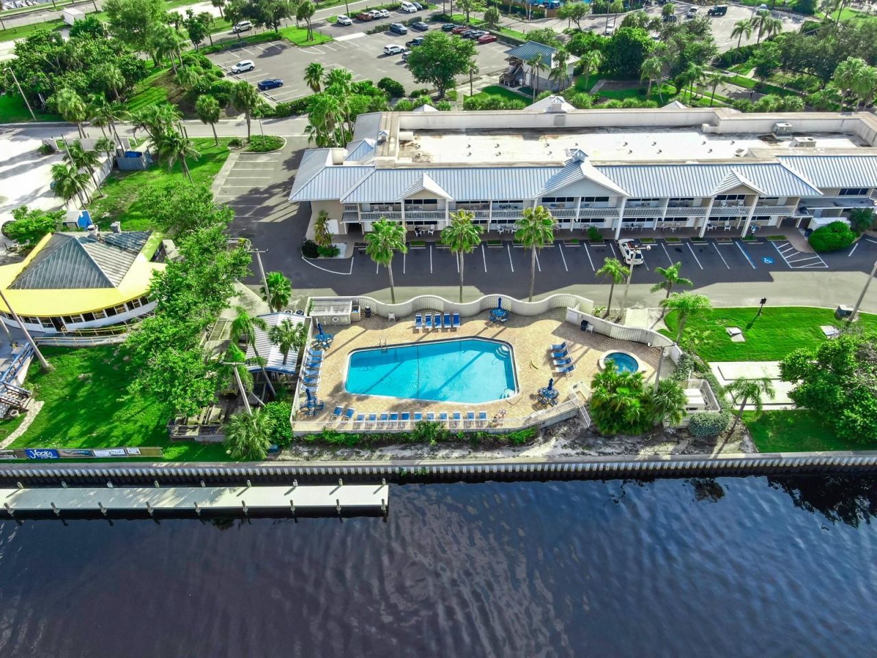 3202 Mangrove Point Drive, Ruskin, FL 33570 Photo