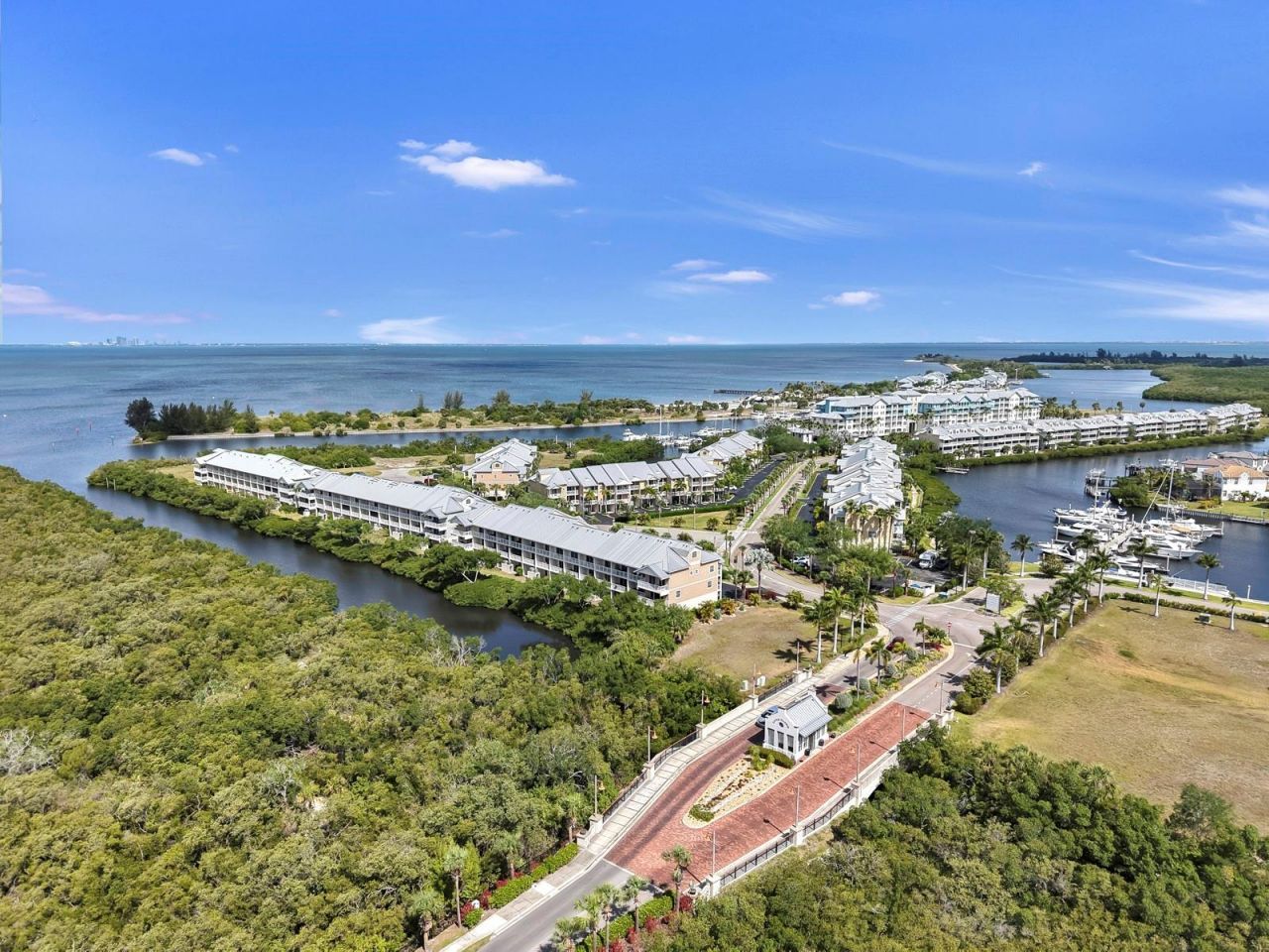 3202 Mangrove Point Drive, Ruskin, FL 33570 Photo