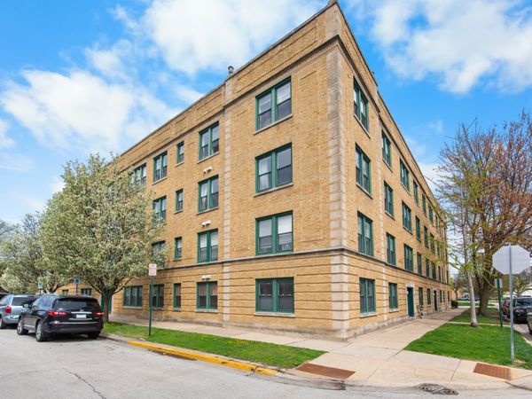 9100 Lamon Avenue , Unit 2S, Skokie, IL 60077