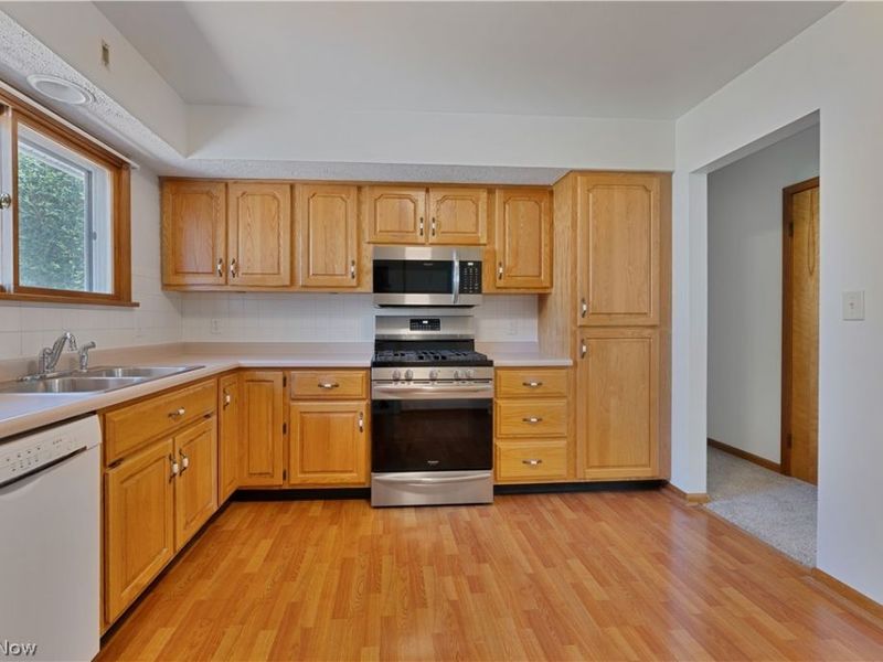 4576 Alderwood Drive , Canfield, OH 44406 Photo 9