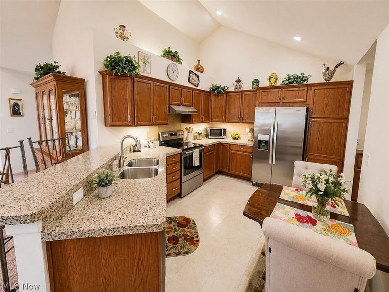 5227 Redford Drive, Brunswick, OH 44212 Photo 3