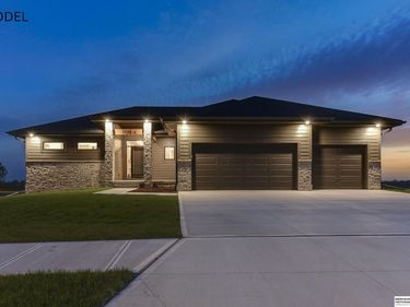 10814 S 221st Avenue , Gretna, NE 68028