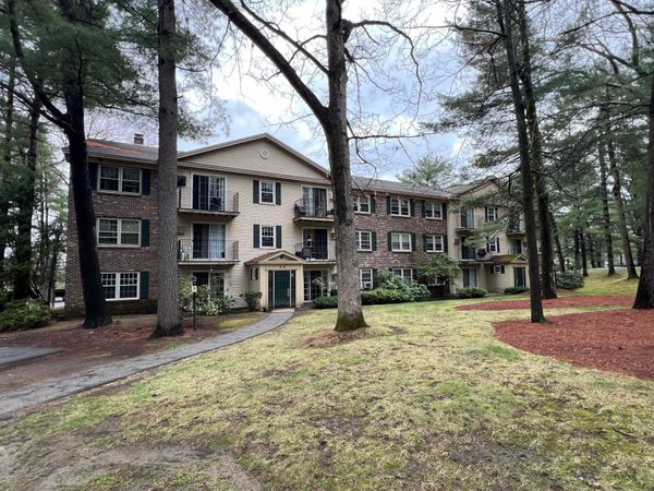 5 Autumn Leaf Drive, Unit 16, Nashua, NH 03060