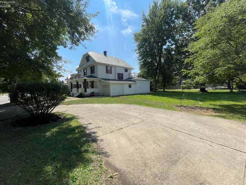 1021 S Sandusky Street, Bucyrus, OH 44820 Photo 2