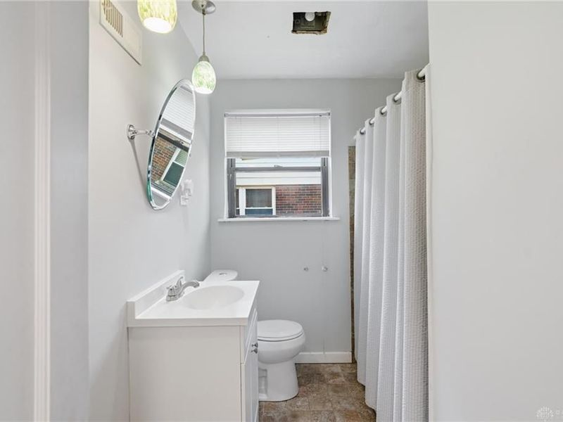 5642 Surrey Avenue, Green Township, OH 45248 Photo 18