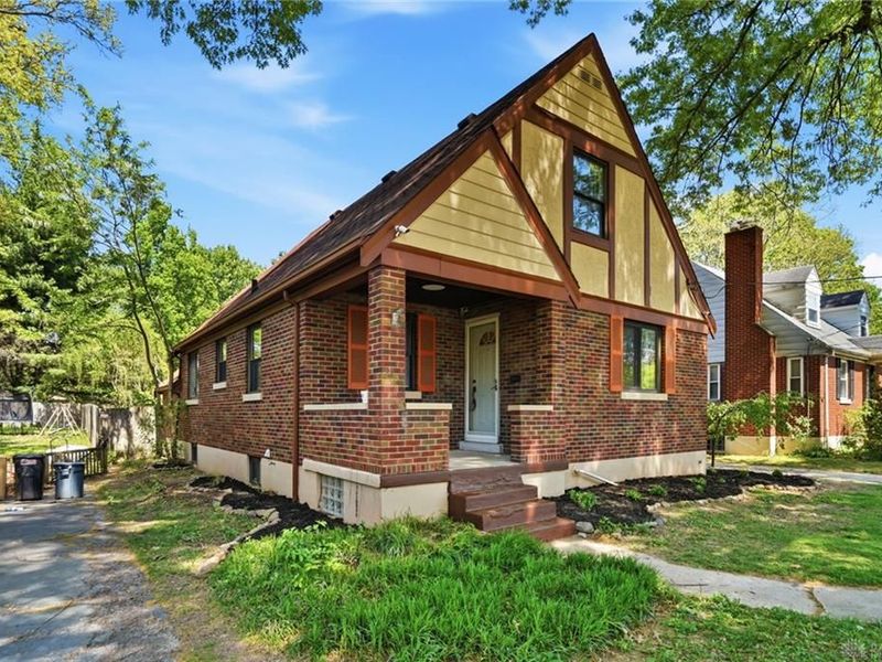 5642 Surrey Avenue, Green Township, OH 45248 Photo 2