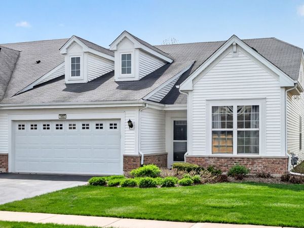 1682 Francis Drive , Pingree Grove, IL 60140