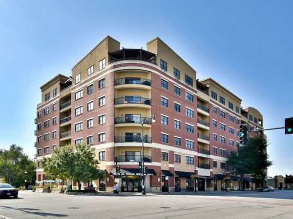 4953 Oakton Street , Unit 205, Skokie, IL 60077