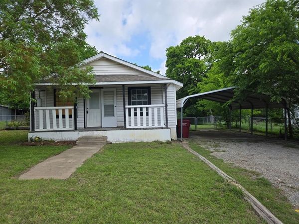 528 E Jefferson Street , Van Alstyne, TX 75495