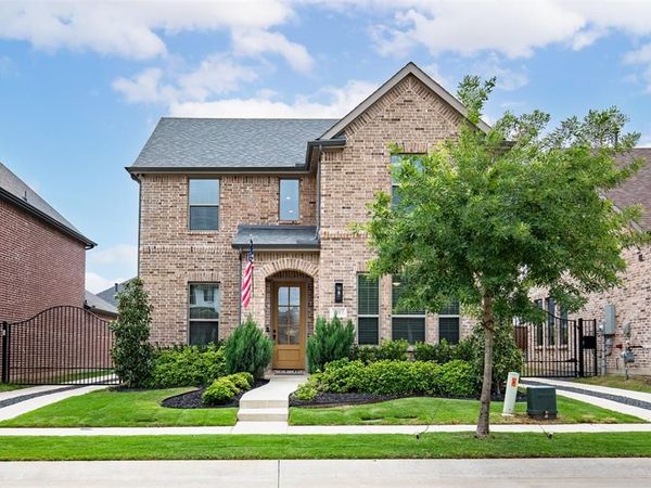 1917 Temple, Van Alstyne, TX 75495