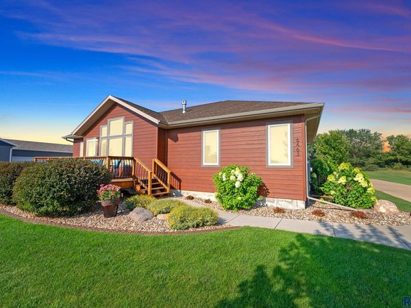 6463 Christiansen Ln, Wentworth, SD 57075