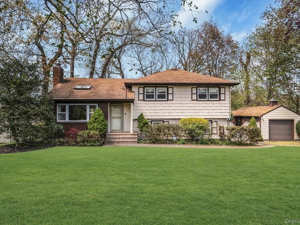 21 Ground Pine Court , Dix Hills, NY 11746