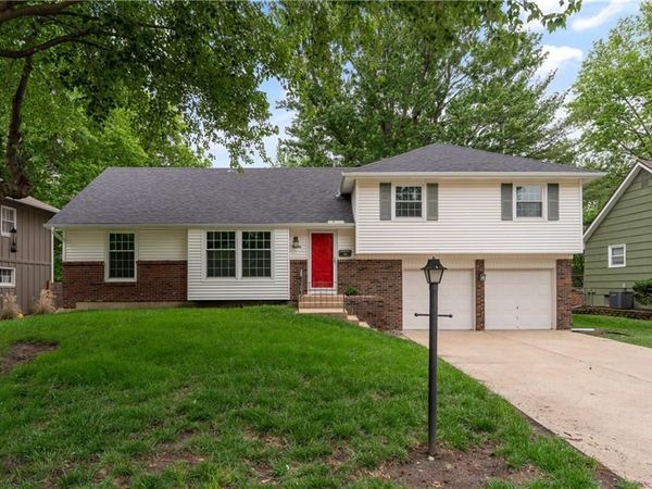8306 W 97th Terrace, Overland Park, KS 66212
