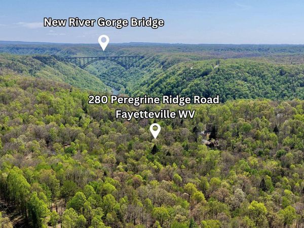 280 Peregrine Ridge Road, Lansing, WV 25938