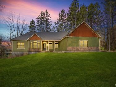 4326 Chickadee Cir , Syracuse, NY 13215