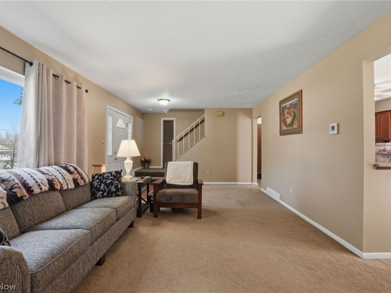 1876 Laurel Drive, Twinsburg, OH 44087 Photo 3