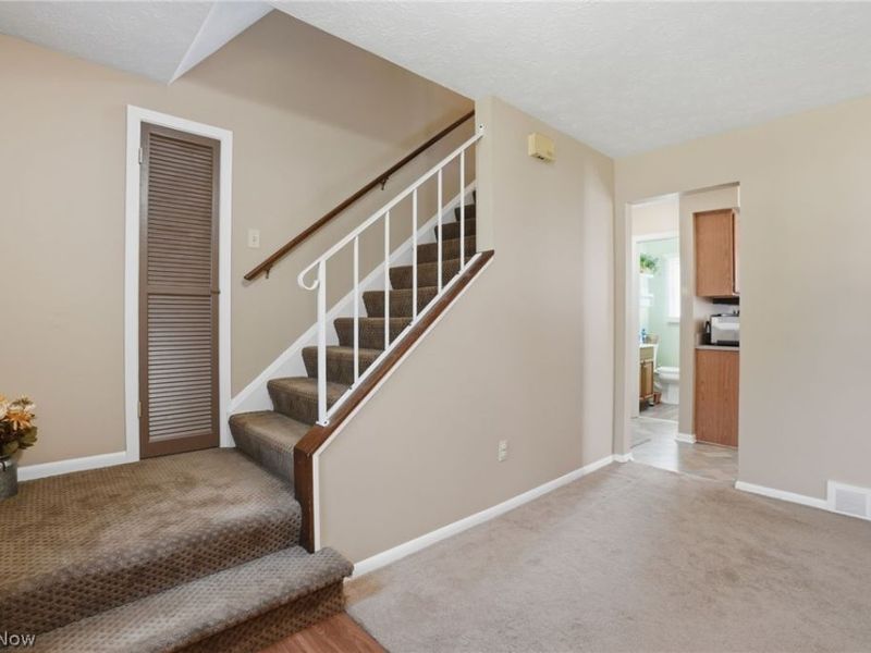 1876 Laurel Drive, Twinsburg, OH 44087 Photo 5