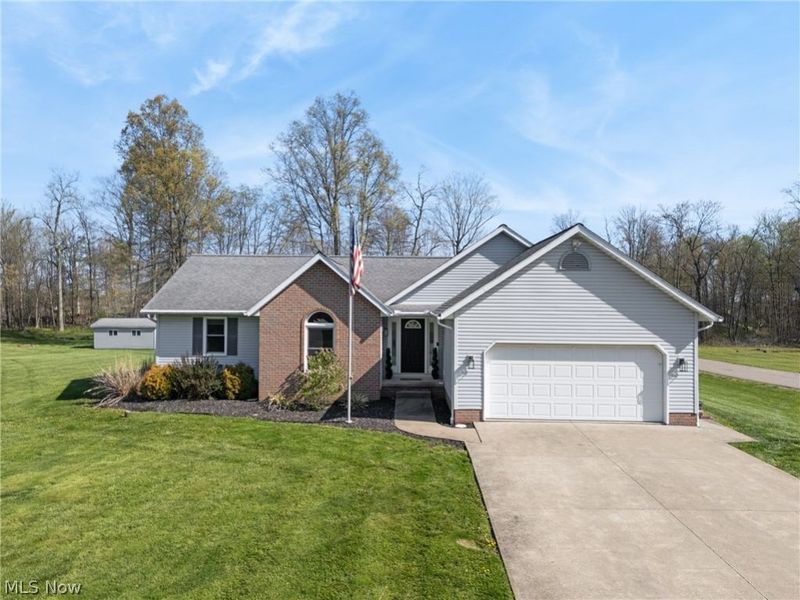8863 Lynnpark Street NE, Alliance, OH 44601 Photo 1