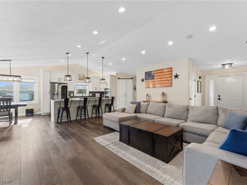 8863 Lynnpark Street NE, Alliance, OH 44601 Photo 6