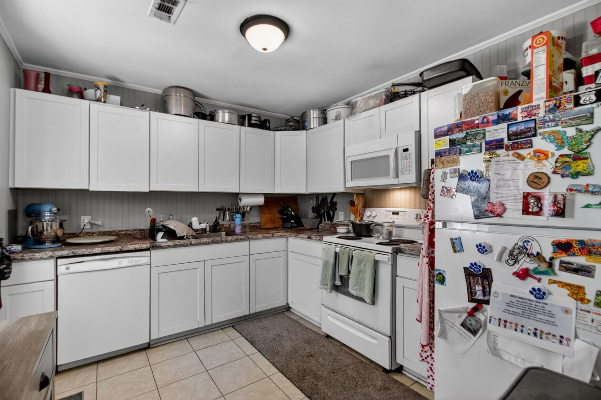 307 Thompson Street Photo 11