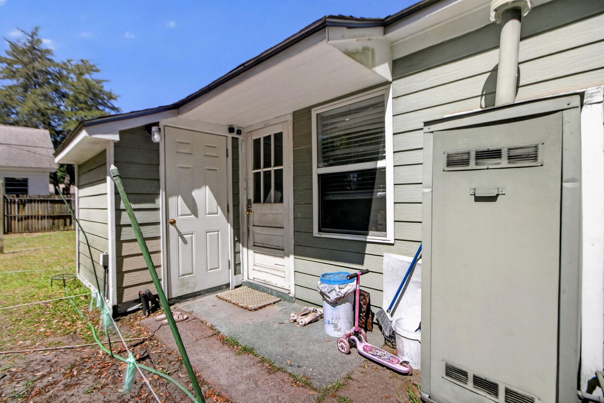 307 Thompson Street Photo 22
