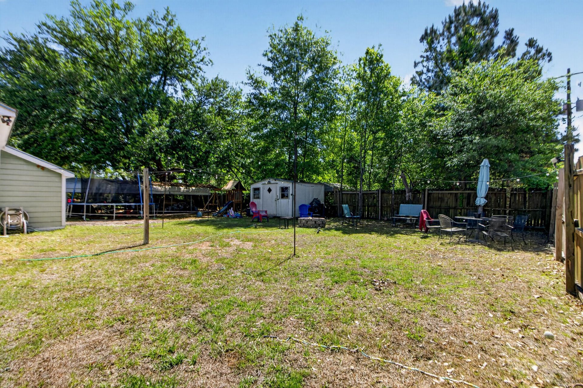 307 Thompson Street Photo 24