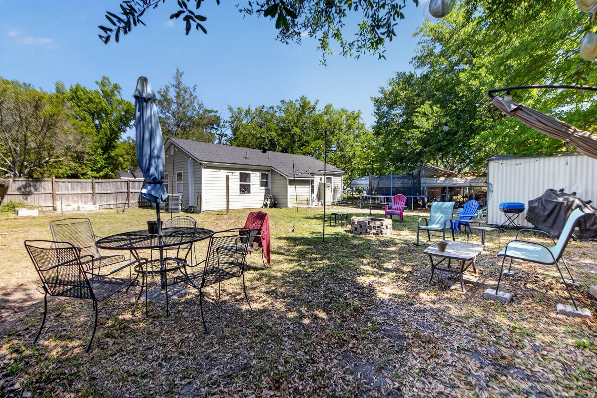 307 Thompson Street Photo 25