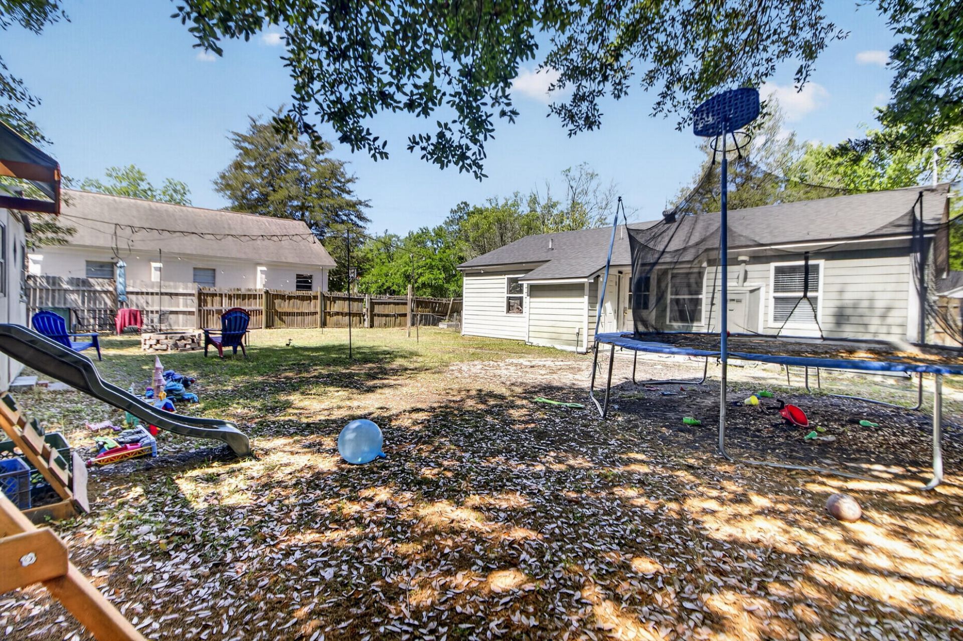 307 Thompson Street Photo 26