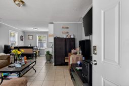 307 Thompson Street photo 4