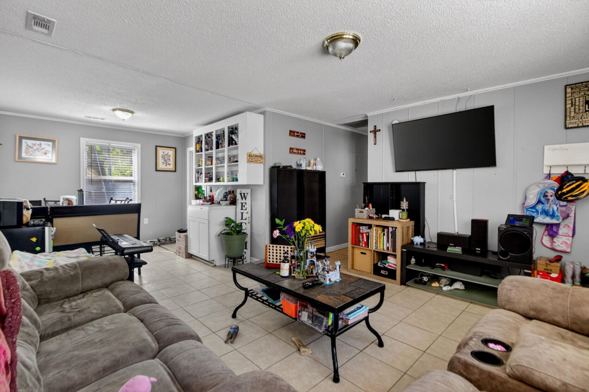 307 Thompson Street Photo 8