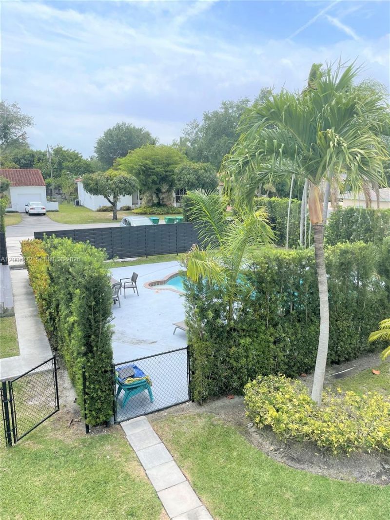 5116 SW 57th Ave, Unit B, Miami, FL 33155 Photo