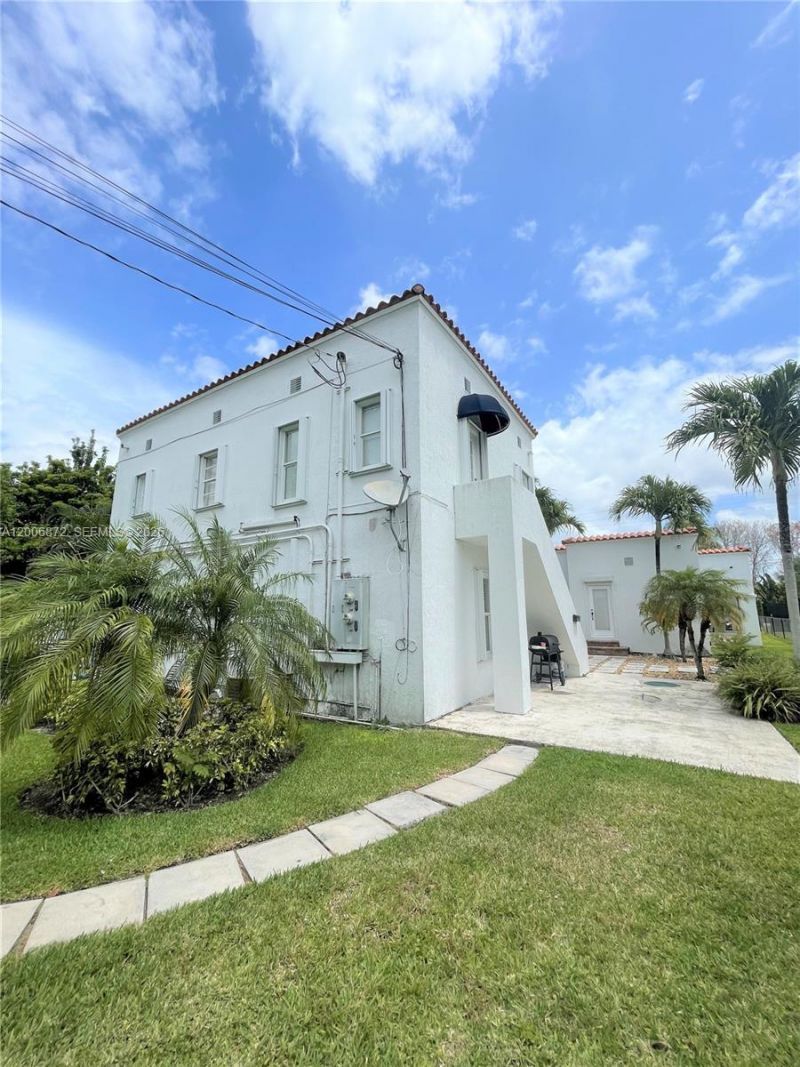 5116 SW 57th Ave, Unit B, Miami, FL 33155 Photo