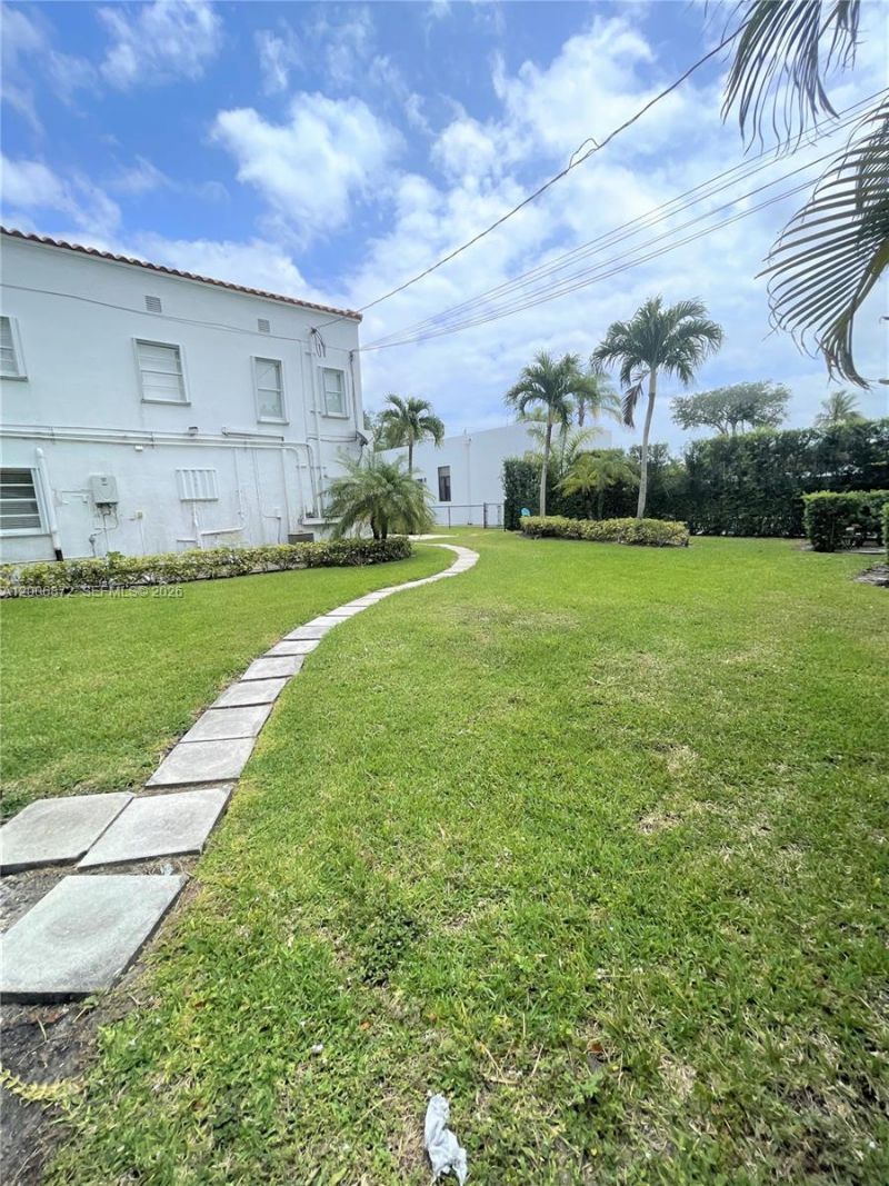 5116 SW 57th Ave, Unit B, Miami, FL 33155 Photo