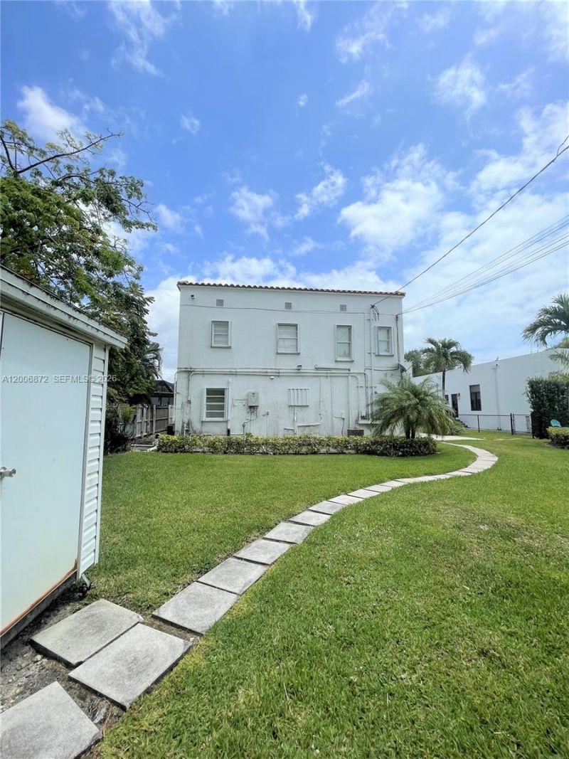 5116 SW 57th Ave, Unit B, Miami, FL 33155 Photo