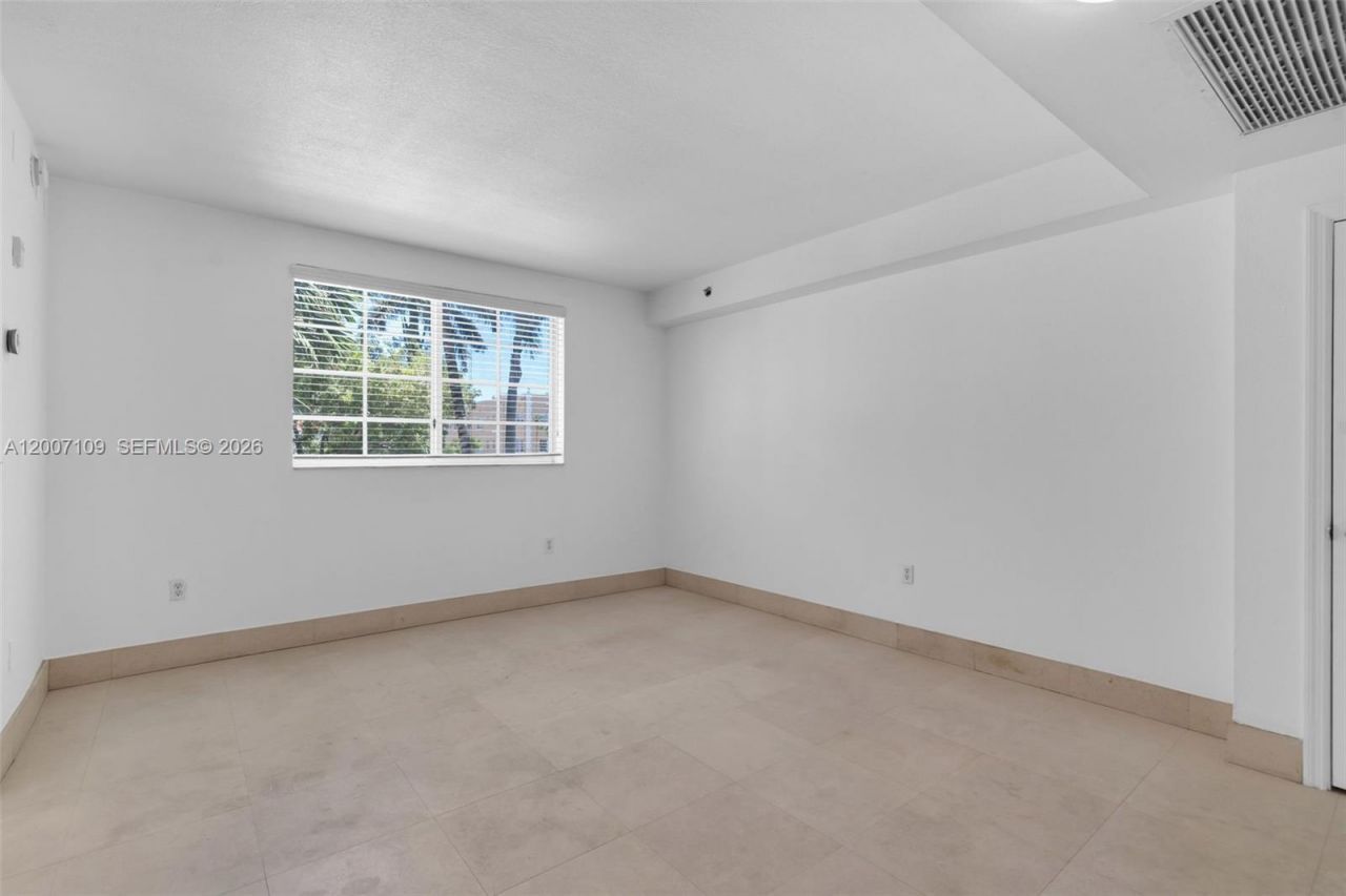 1300 Pennsylvania Ave, Unit 209, Miami Beach, FL 33139 Photo