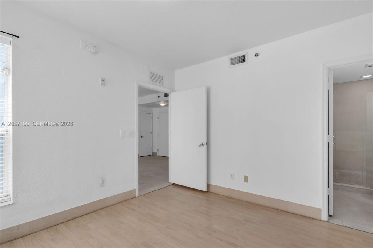 1300 Pennsylvania Ave, Unit 209, Miami Beach, FL 33139 Photo