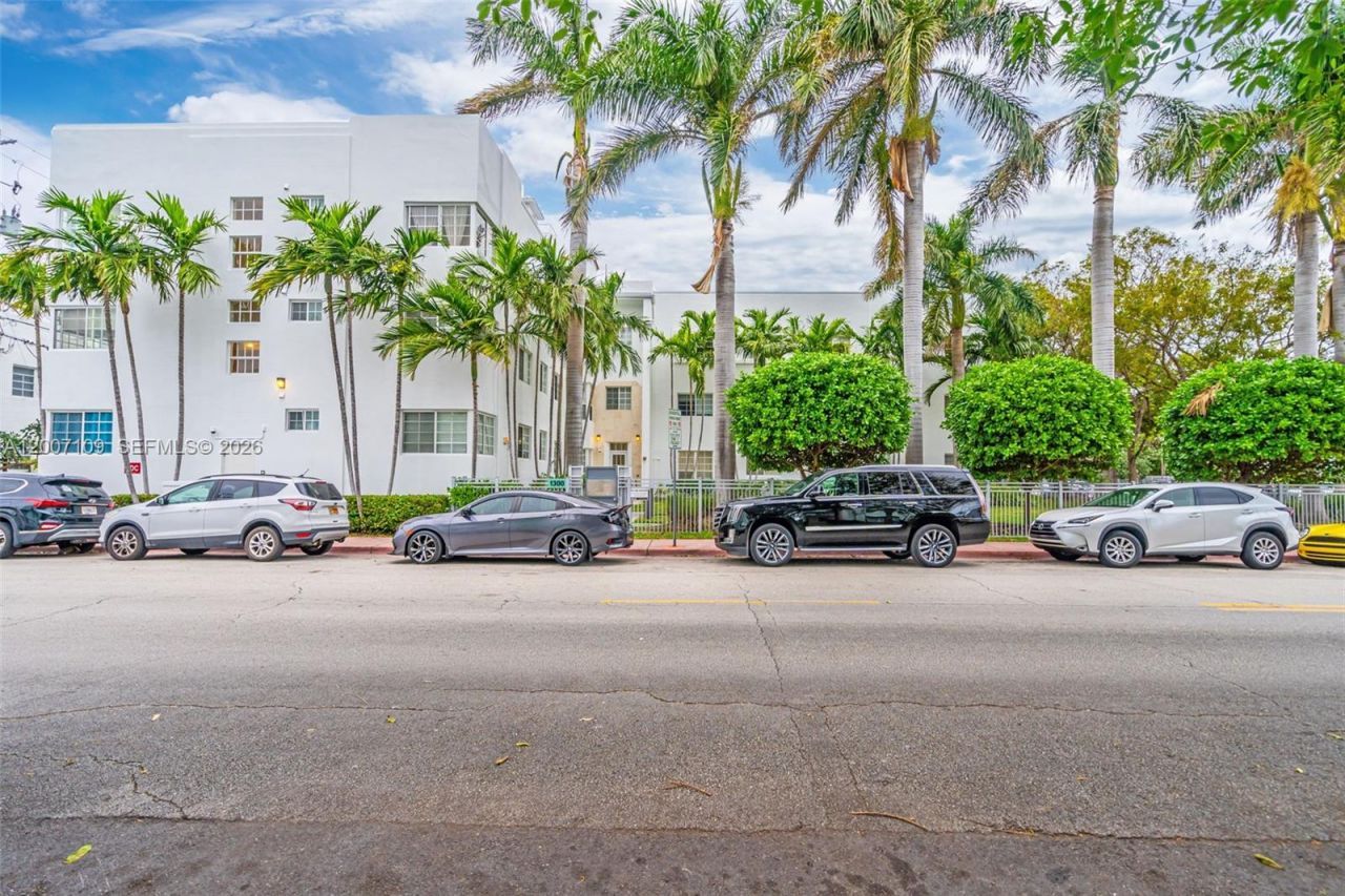 1300 Pennsylvania Ave, Unit 209, Miami Beach, FL 33139 Photo