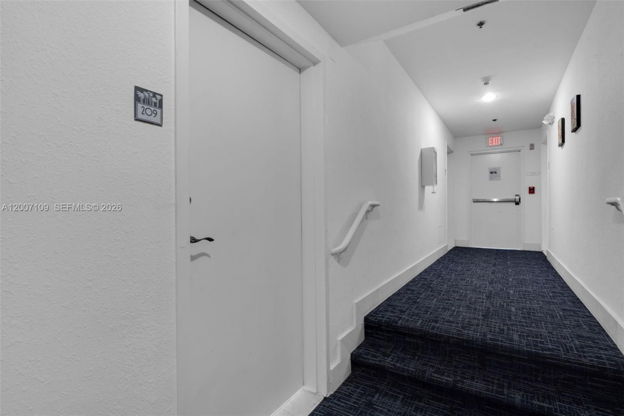 1300 Pennsylvania Ave, Unit 209, Miami Beach, FL 33139 Photo