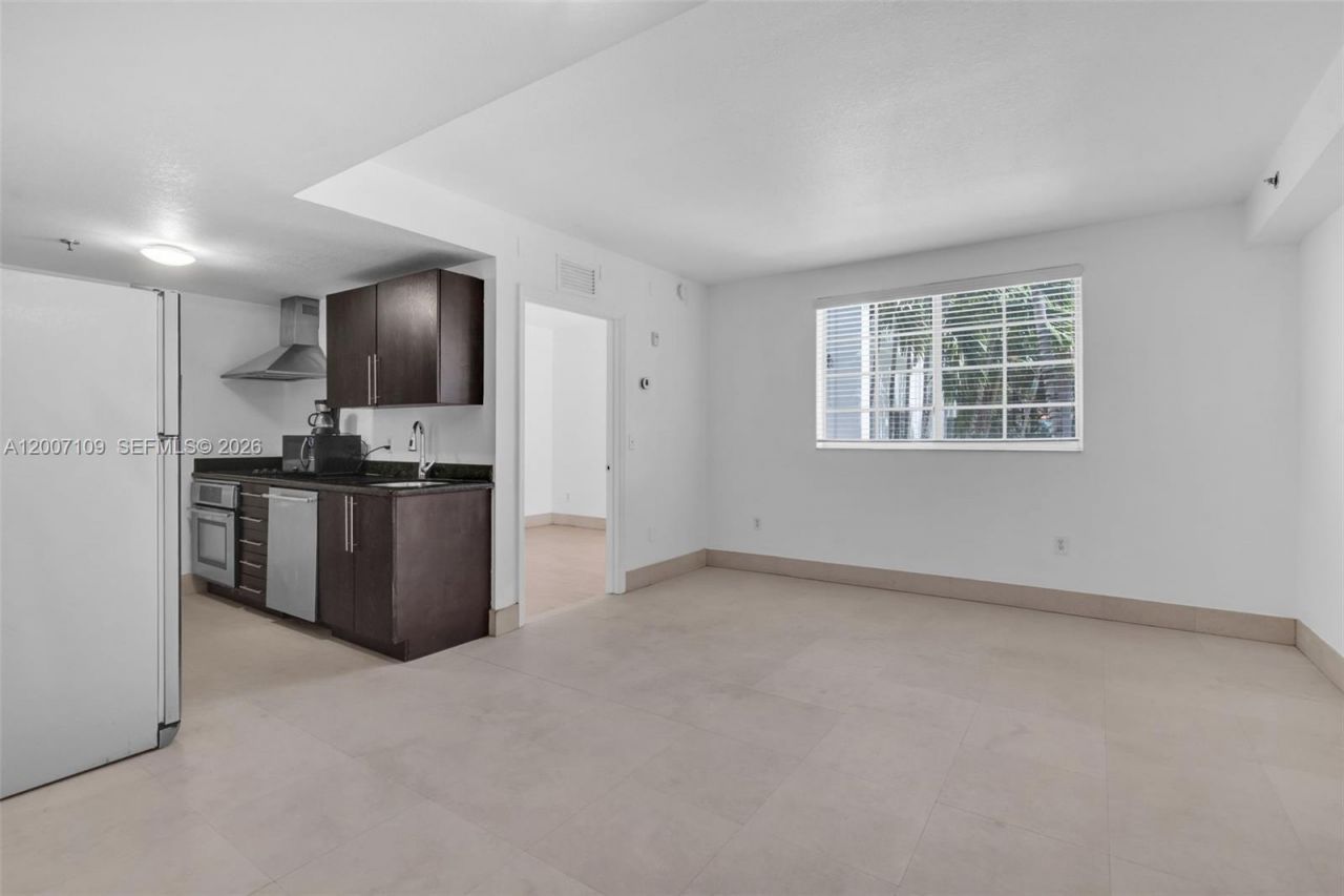 1300 Pennsylvania Ave, Unit 209, Miami Beach, FL 33139 Photo