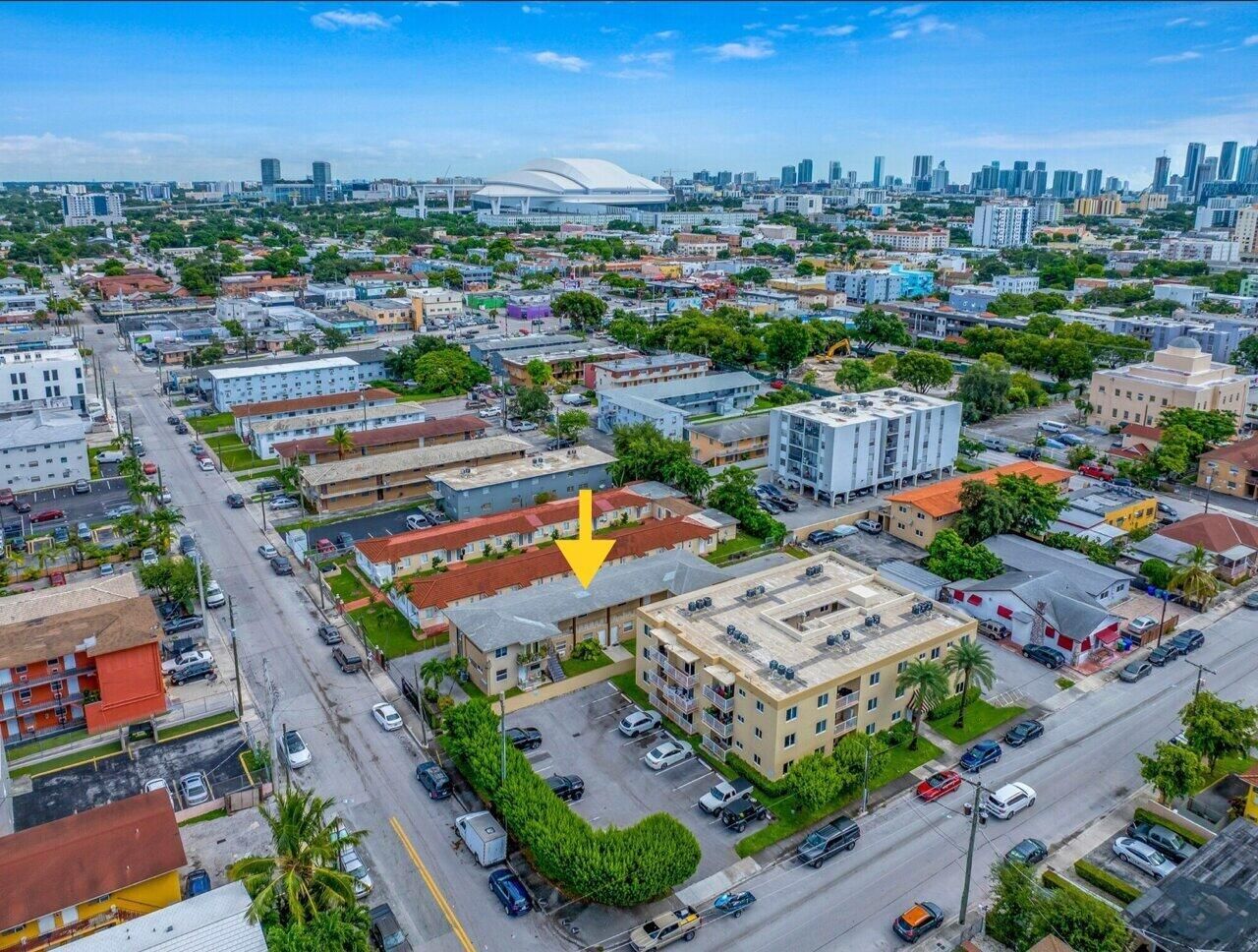 225 SW 18th Avenue, Miami, FL 33135 Photo