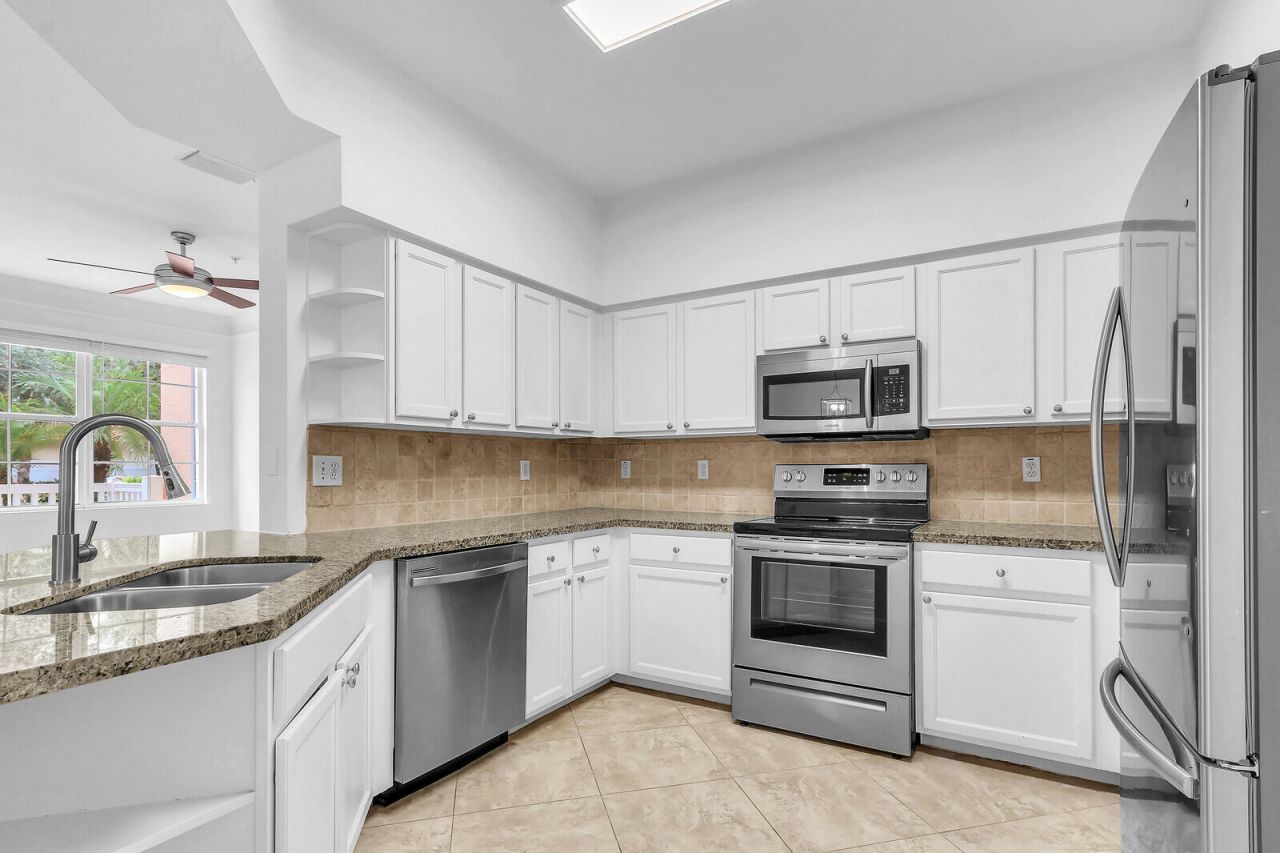 826 Dakota Drive, Unit 105, Jupiter, FL 33458 Photo