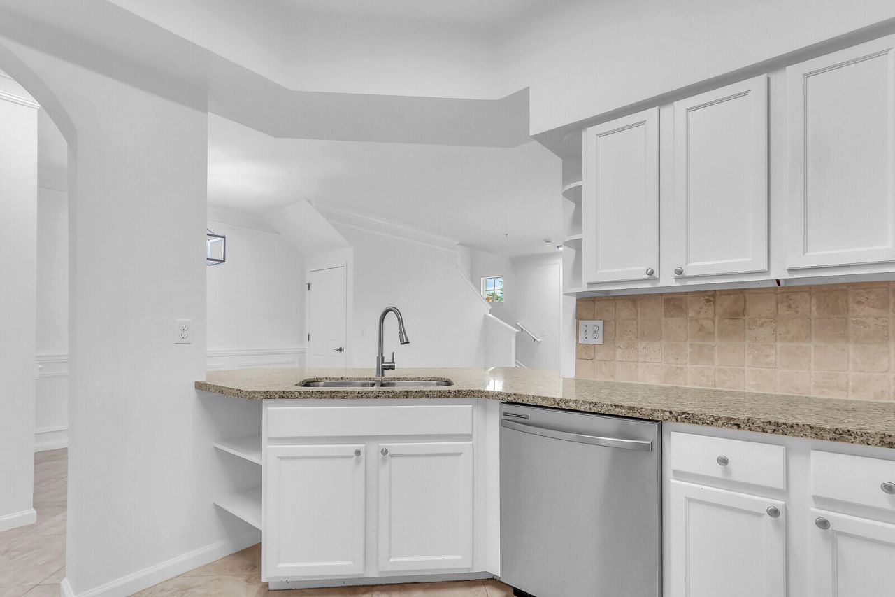 826 Dakota Drive, Unit 105, Jupiter, FL 33458 Photo