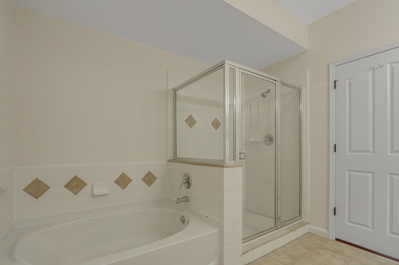 826 Dakota Drive, Unit 105, Jupiter, FL 33458 Photo