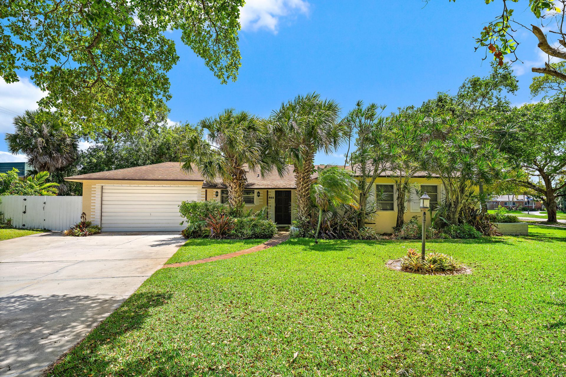 844 Anchorage Drive, North Palm Beach, FL 33408 Photo