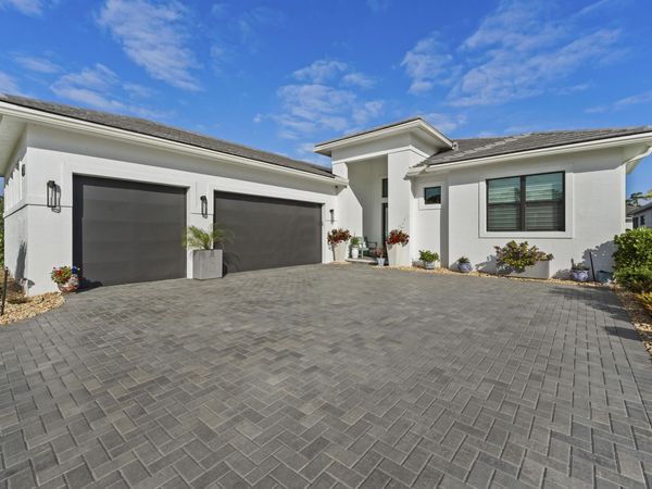 2044 SE Mosaic Boulevard, Port St. Lucie, FL 34984