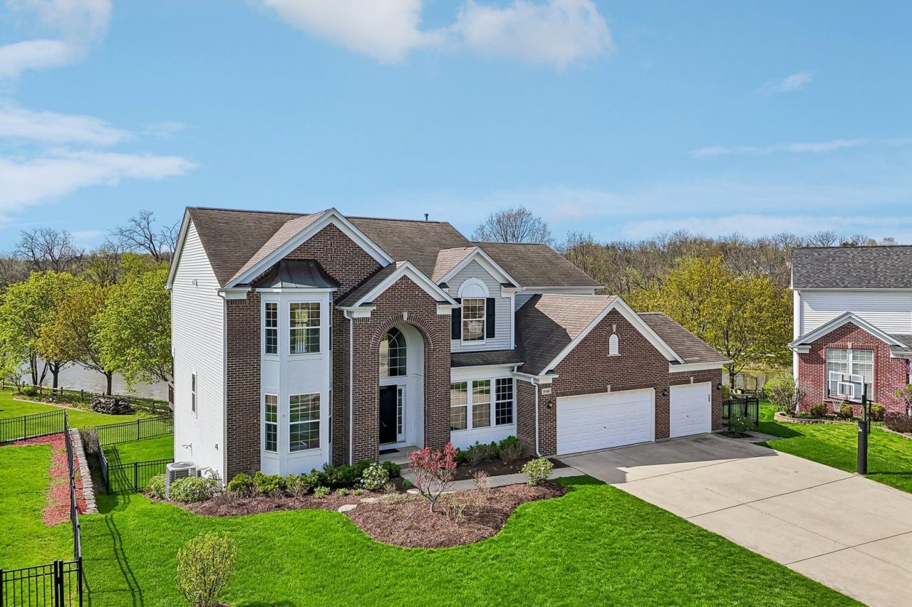 5 Orchid Court , Streamwood, IL 60107