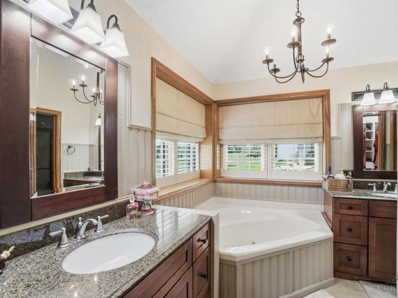 295 Leslie Drive, Washington Township, OH 45177 Photo 32