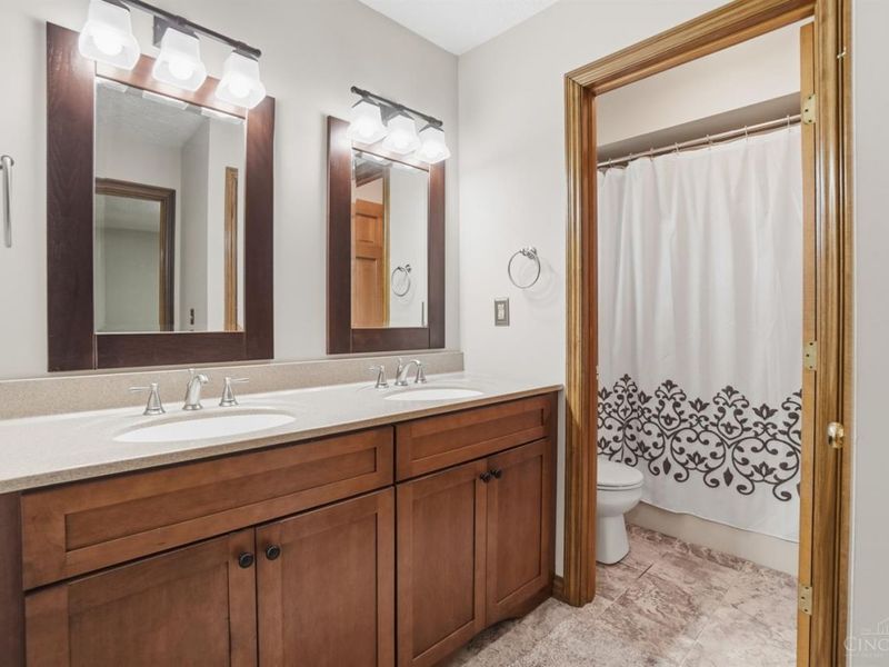 295 Leslie Drive, Washington Township, OH 45177 Photo 41