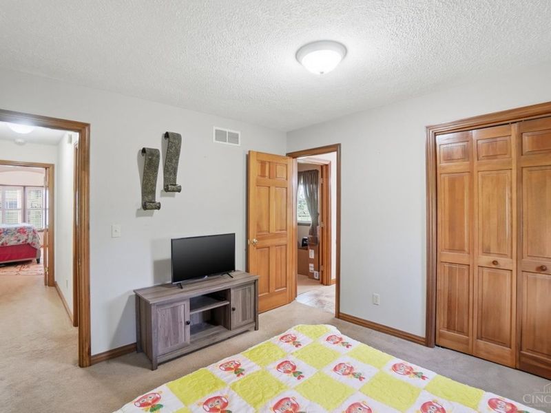 295 Leslie Drive, Washington Township, OH 45177 Photo 45