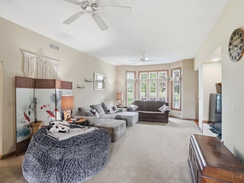 295 Leslie Drive, Washington Township, OH 45177 Photo 9